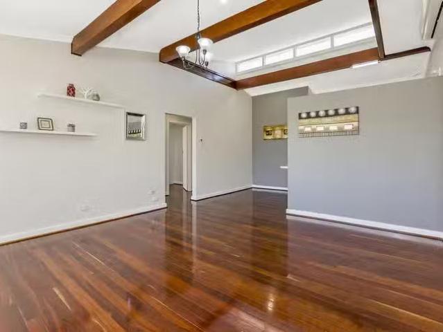 New 11 Malbeling Close, Hillman, WA 6168
