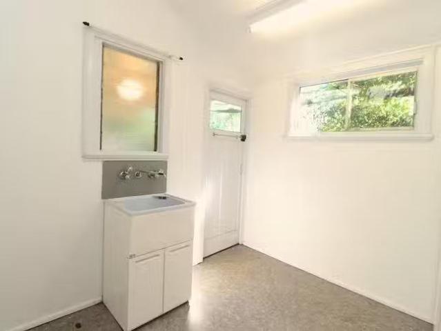 Charming 11 Merauke Street, Soldiers Hill, QLD 4825