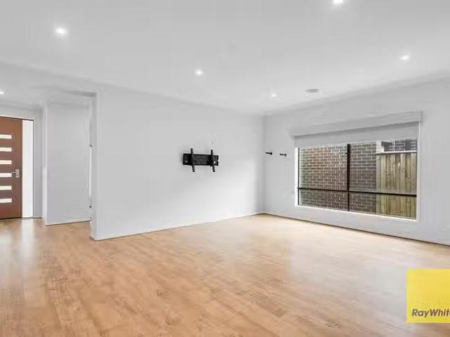 Cozy 11 Merriweather Street, Truganina, VIC 3029