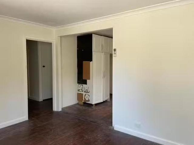 Deal! 11 Milton Place, Orelia, WA 6167