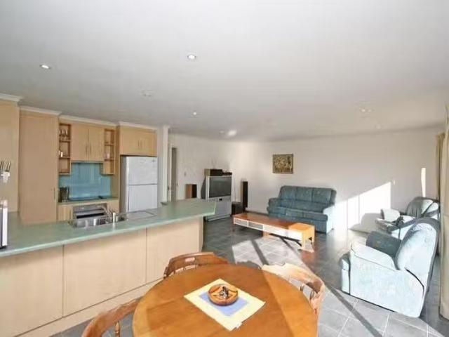 Unique 11 Amberwell Terrace, Burton, SA 5110