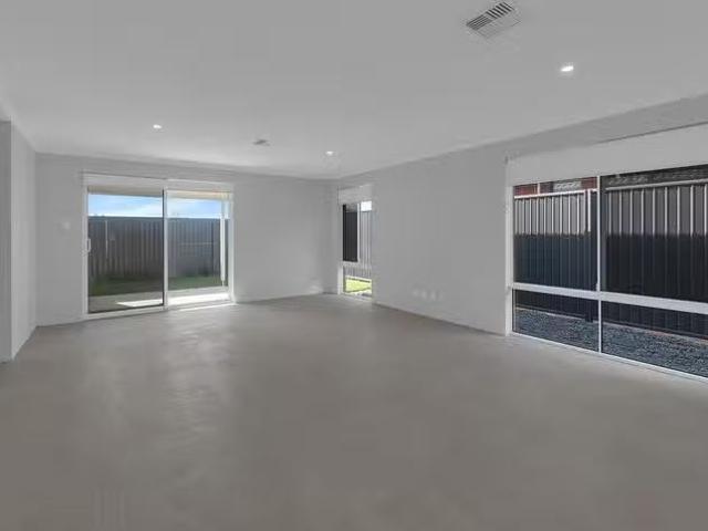 Just in! 11 Boorabbin Drive, Baldivis, WA 6171
