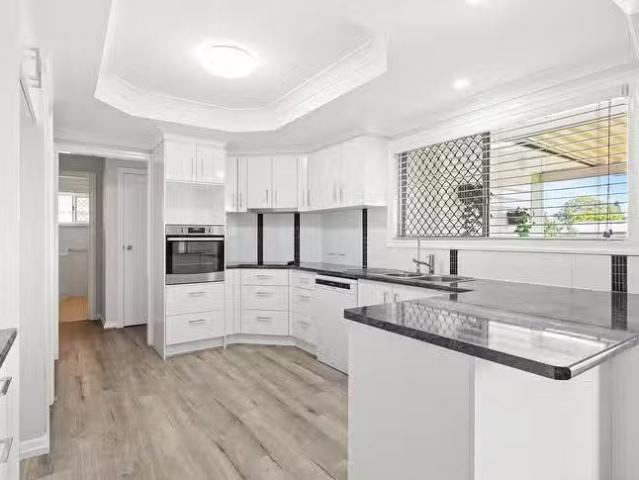 Cozy 11 Canberra Street, Harristown, QLD 4350