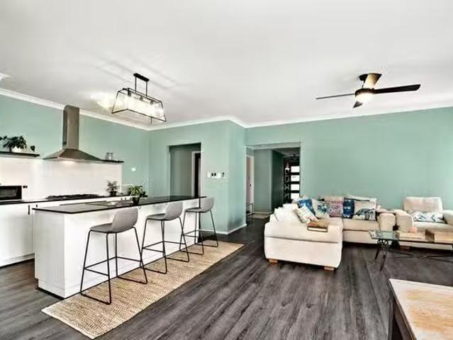 Unique 11 Hurlingham Loop, Meadow Springs, WA 6210