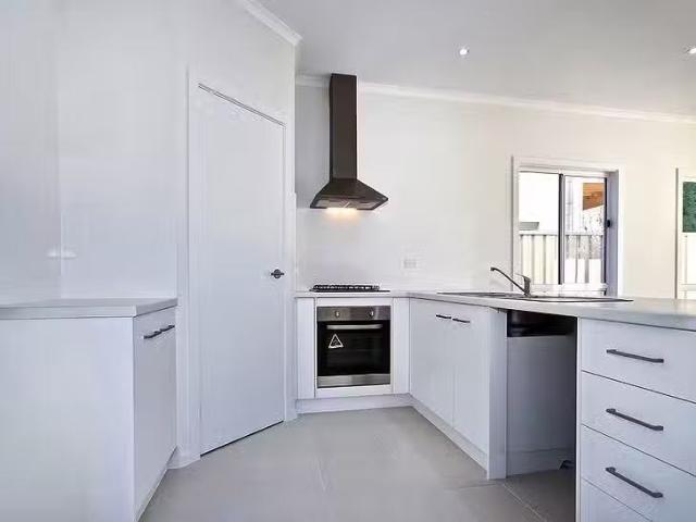 Nice 11 Hamilton Road, Aldinga Beach, SA 5173