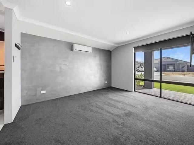 Nice 11 Hillbrook Approach, Caversham, WA 6055
