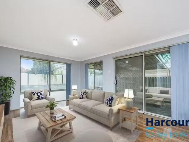 Deal! 11 Pensacola Avenue, CAVERSHAM, WA 6055 House for Rent