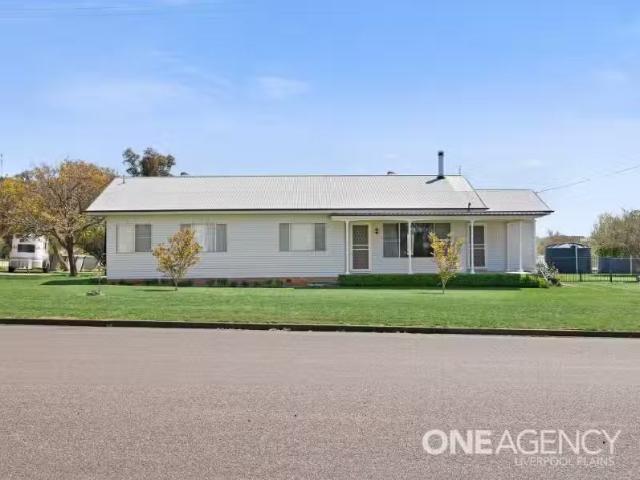Charming 11 Russell Street, QUIRINDI House for rent Listed by.