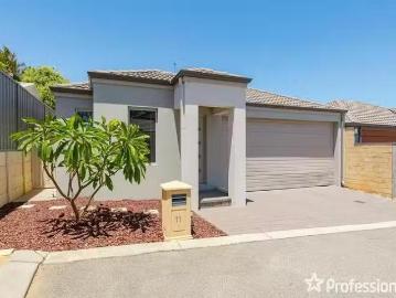 Nice 11 Rosemount Entrance, Pearsall, WA 6065