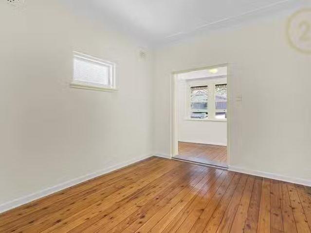 Just in! 11 Toomevara Street, Kogarah, NSW 2217