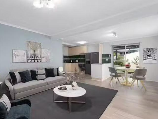 Charming 11B Bolwell Street, Runcorn, QLD 4113