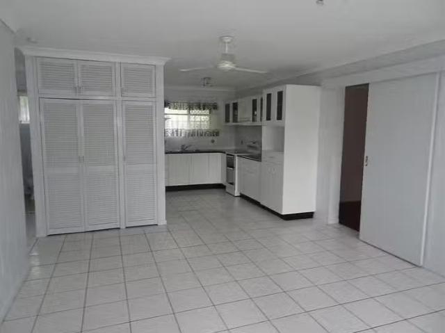 Cozy 1/23 Bamford Lane, Kirwan, QLD 4817