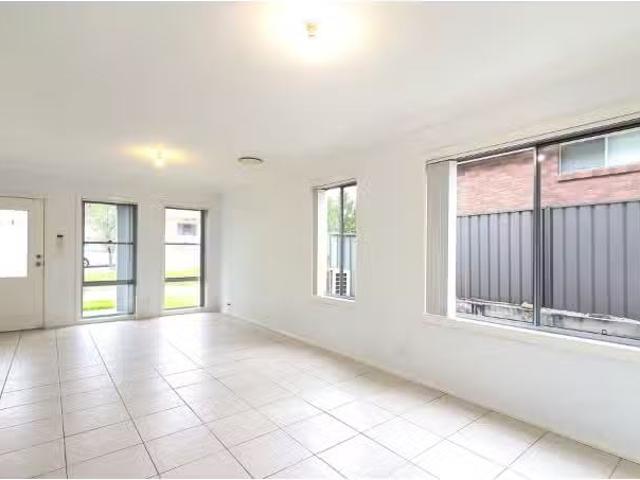 Charming 1/23 Janet Street, MOUNT DRUITT Townhouse for rent L.