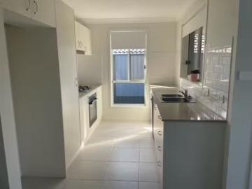 Unique 1/20 Bangalay St, Heddon Greta Townhouse for rent List.