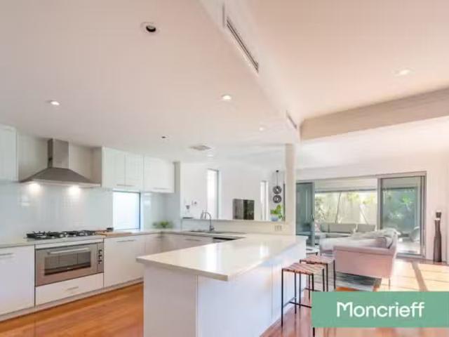 Unique 120B View Terrace, Bicton, WA 6157
