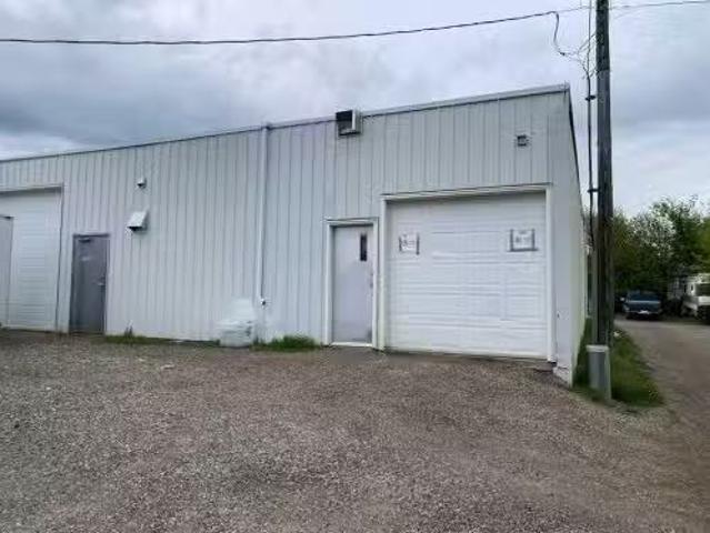 Unique 120H 120 Mayor Magrath Drive North, Lethbridge, AB, T1H.