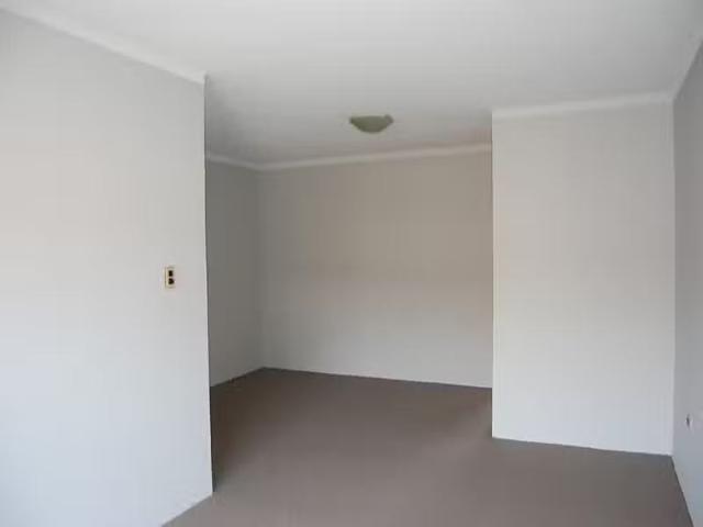 Deal! 12/11 Grace Campbell Crescent, Hillsdale Apartment for r.