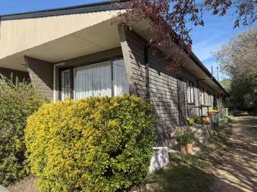 Cozy 1/21 Baron Street, COOMA Apartment for rent Listed by Jo.