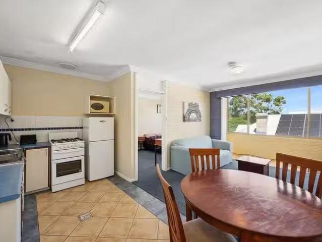 Cozy 12/1 Douro Road, South Fremantle, WA 6162