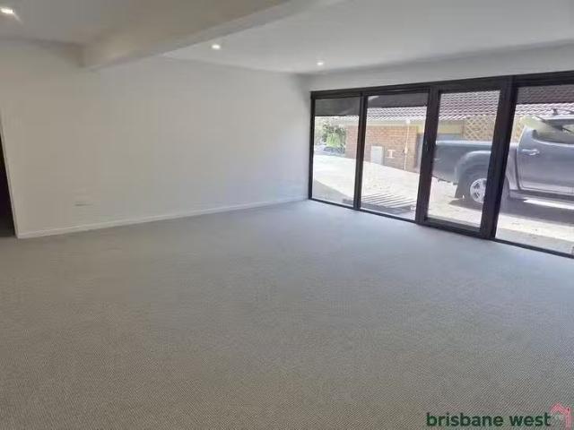 Charming 127 Chapel Hill Road, Chapel Hill, QLD 4069