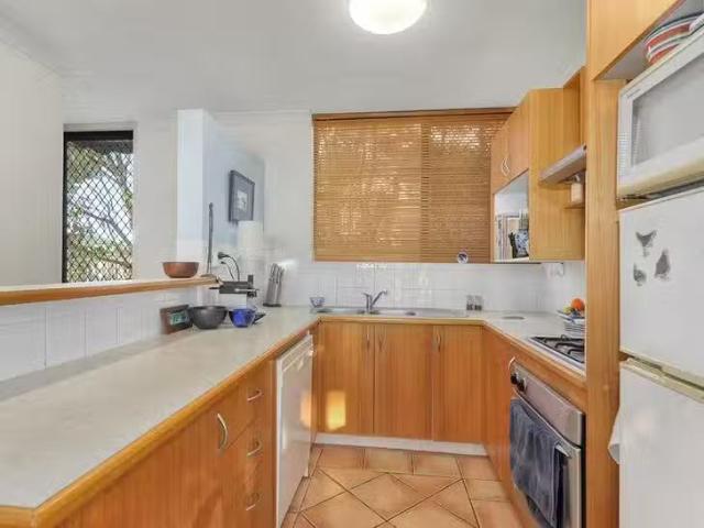 Deal! 1/27 Hamley Street, Wooloowin, QLD 4030