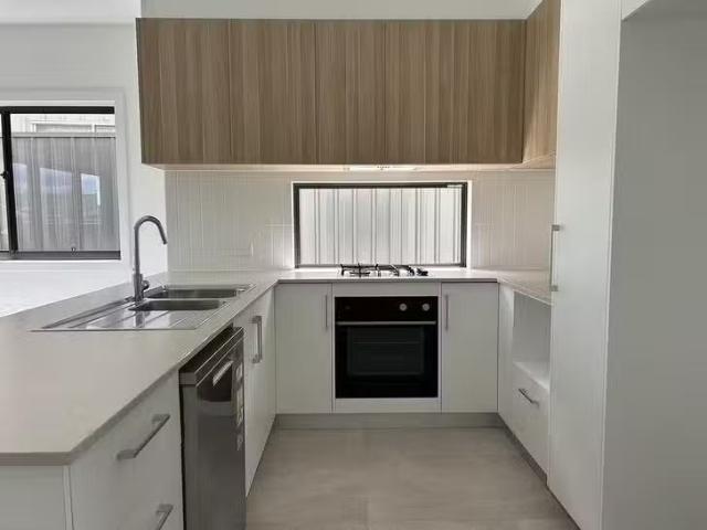 Unique 127B Wentworth Street, Oak Flats, NSW 2529