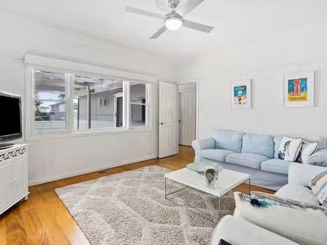 Unique 1/25 Mark Street, Rosebud, VIC 3939