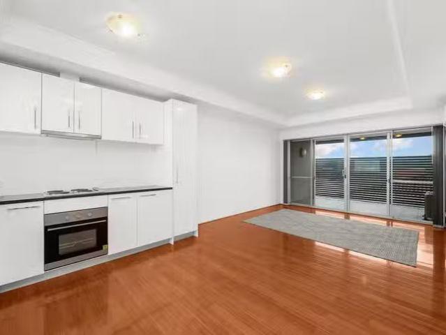Nice 12/62A Wheeler Road, Hamilton Hill, WA 6163