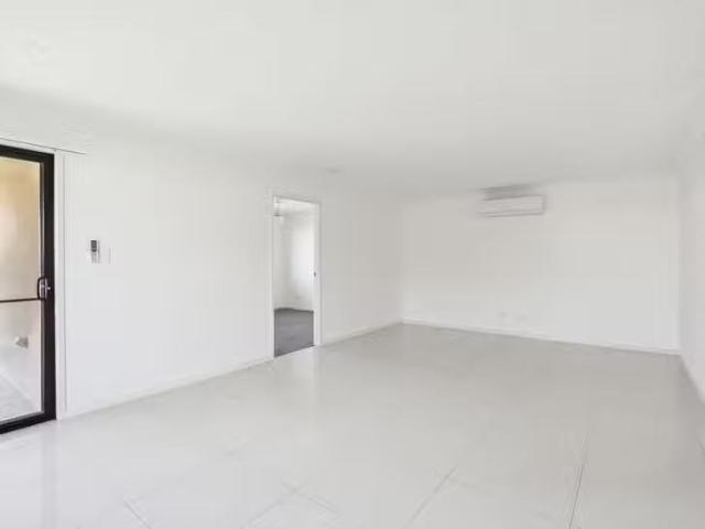 Deal! 1/29 Monarch Street, Rosewood, QLD 4340