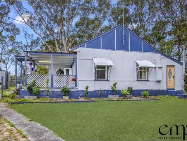 Cozy 12 Old Farm Road, HELENSBURGH House for rent Listed by H.
