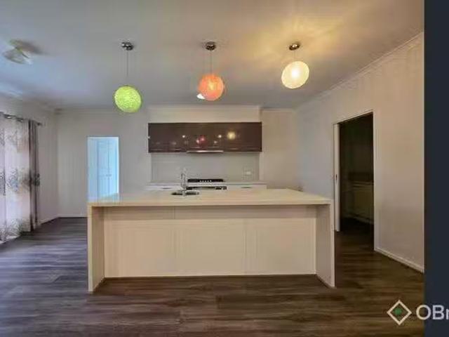 Rental! 12 Chevron Street, Tarneit, VIC 3029