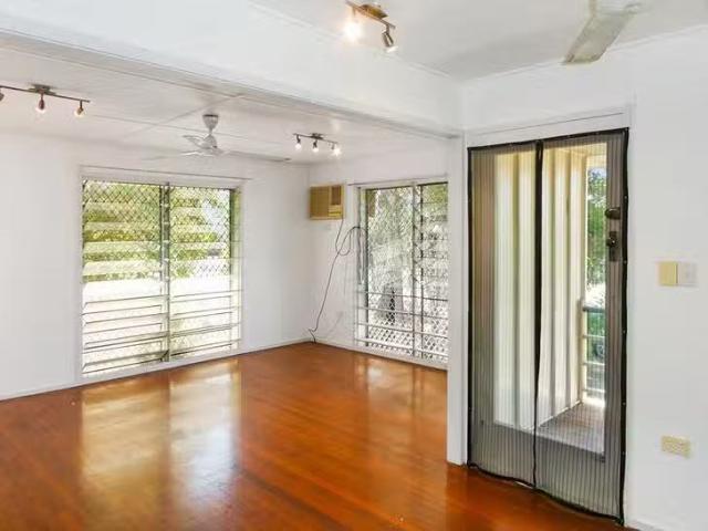 Nice 12 Clements Crescent, Vincent, QLD 4814