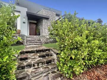 Just in! 1/2 Darambal St, Aranda Townhouse for rent Listed by.