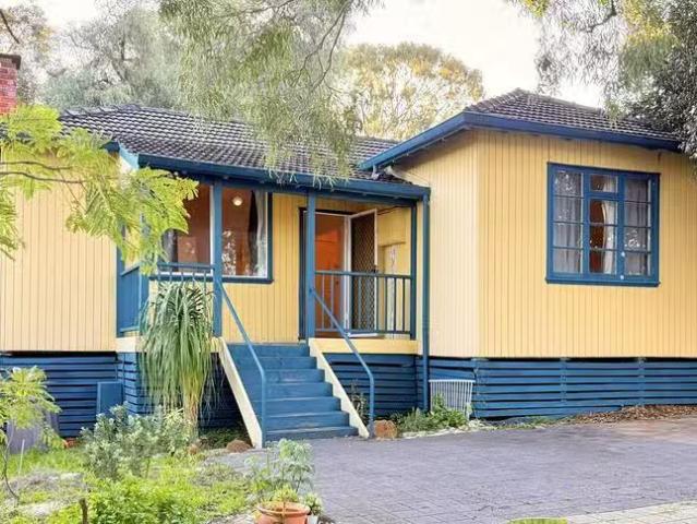 Deal! 12 Indle Street, Willagee, WA 6156