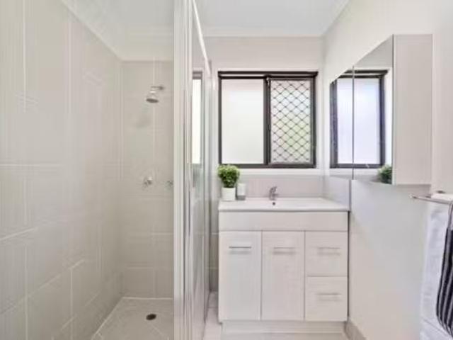 Just in! 12 Pumice Street, Eight Mile Plains, QLD 4113