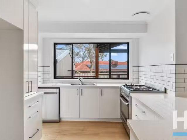 Unique 12 Tandara Court, MOUNT MARTHA, VIC 3934 House for Rent