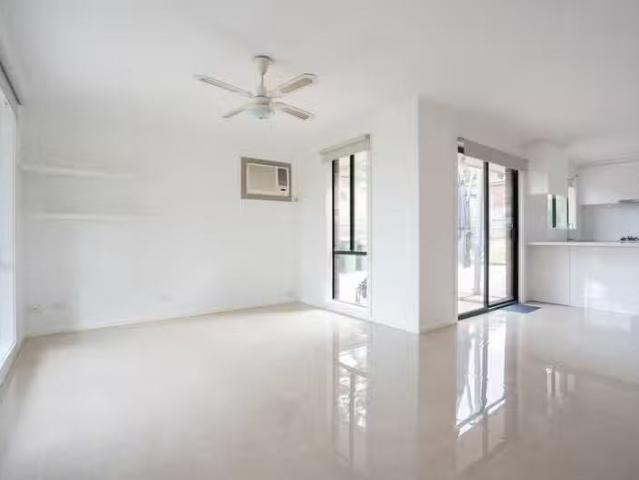 Deal! 12 Wilton Court, South Morang VIC 3752