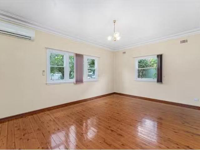 Just in! 12 14 Mitchell Avenue, Jannali Apartment for rent Li.