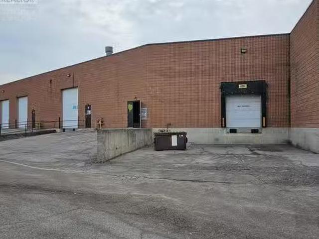 Deal! #12 40 Englehard Drive, Aurora, ON, L4G 3V2 commerci.
