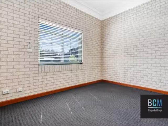 Unique 12a Canoona Avenue, Windsor Downs Apartment for rent L.