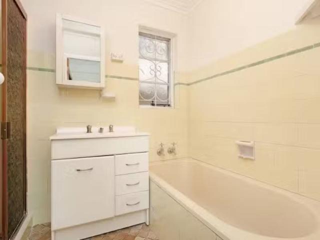 Rental! 1/2A Milner Crescent, WOLLSTONECRAFT Apartment for ren.