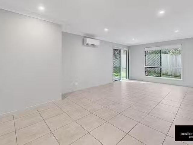 Rental! 1/30 Tamatea Drive, Bellbird Park, QLD 4300