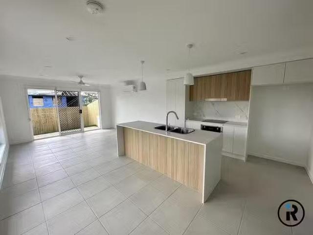 Deal! 1/32 Argule Street, Hillcrest, QLD 4118