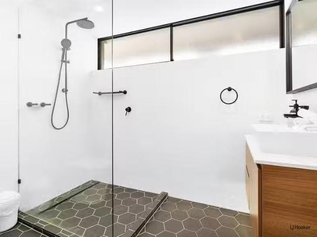 Cheap 1/32 Powell Crescent, Coolangatta, QLD 4225