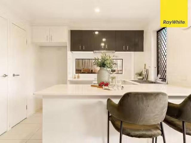 Charming 13/30 Taylor Place, Mackenzie, QLD 4156