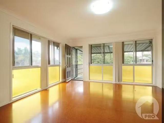 Charming 137 Highgate Street, Coopers Plains, QLD 4108