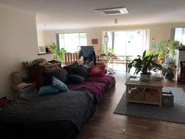 Rental! 13 Averil Street, Abbey, WA 6280