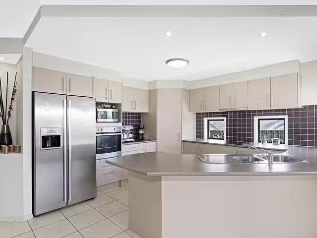 New 13 Backhousia Crescent, Sinnamon Park, QLD 4073