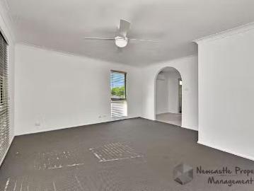 Charming 13 Berwick Crescent, Maryland, NSW 2287