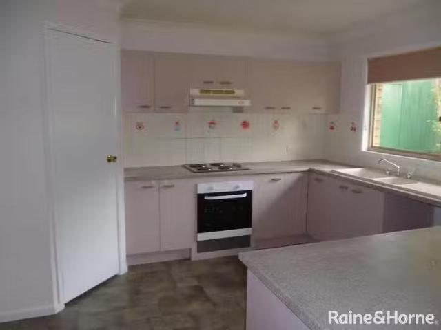 Cozy 13 Carpentaria Place, Runcorn, QLD 4113